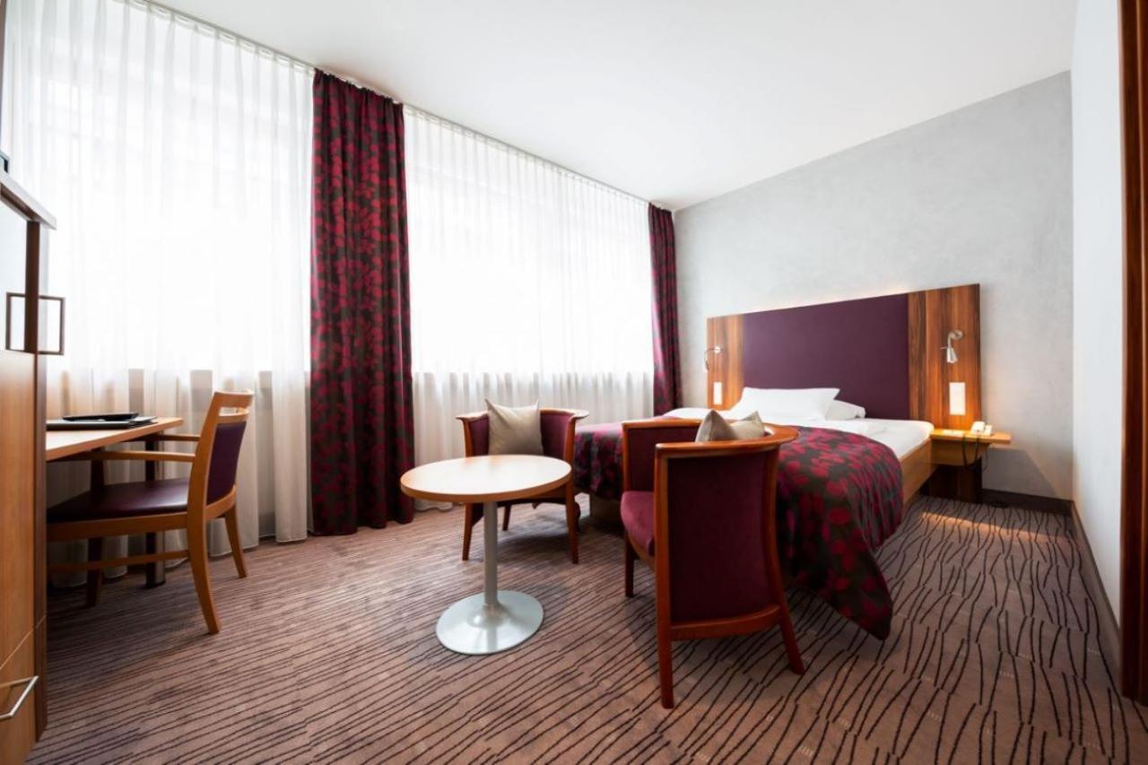 Kronenhotel Stuttgart Buitenkant foto