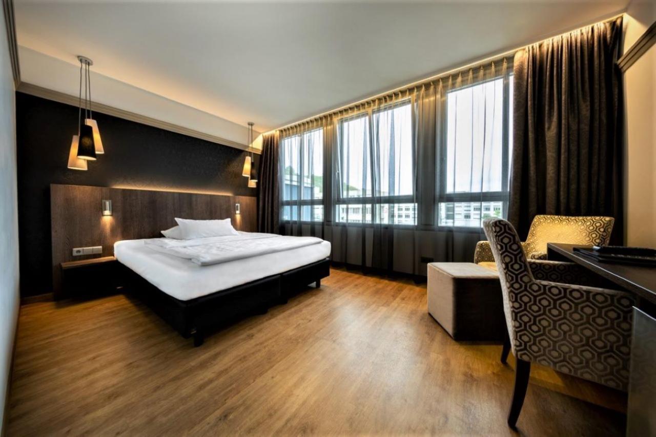 Kronenhotel Stuttgart Buitenkant foto
