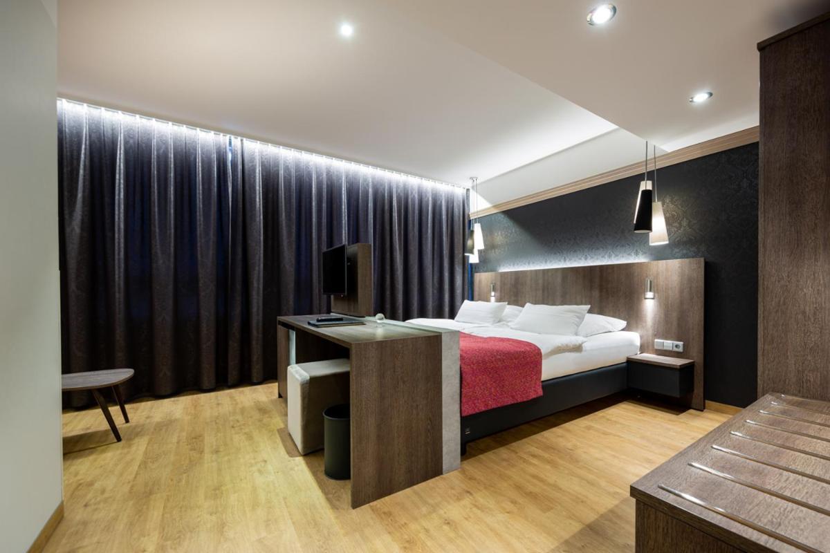 Kronenhotel Stuttgart Buitenkant foto