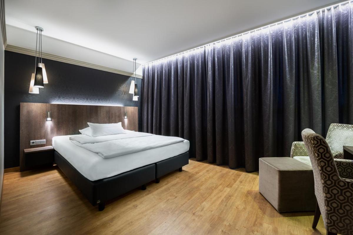 Kronenhotel Stuttgart Buitenkant foto